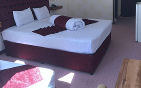 Five-Person Room Khavar Hotel Mashhad