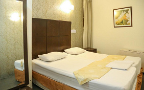 Two-Bedroom Apartment for Six Parham Apartment Hotel Mashhad