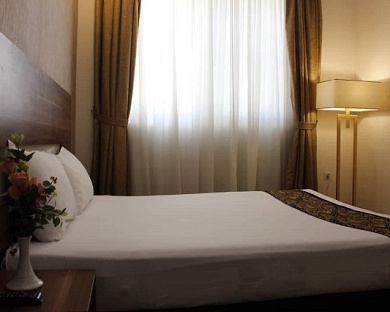 Enghelab Hotel Tehran 4