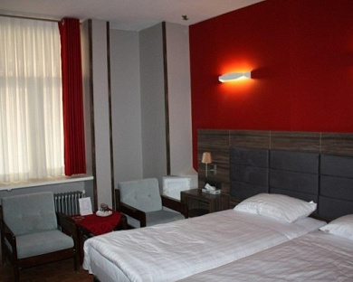 Jahangardi Shemshak Hotel Tehran 36