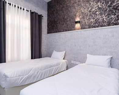 Pirooz Hotel Tehran 12