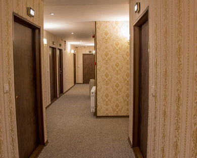 Vernos Hotel Tehran 12